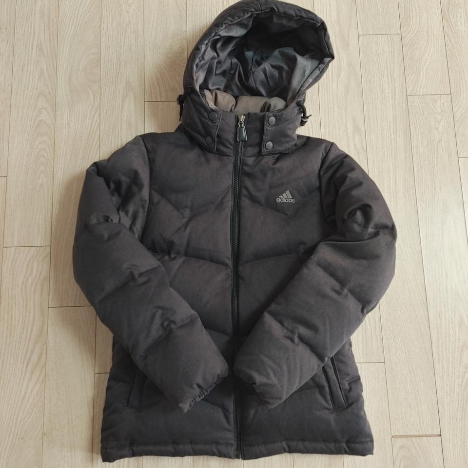 아디다스 패딩 90사이즈 판매합니다.