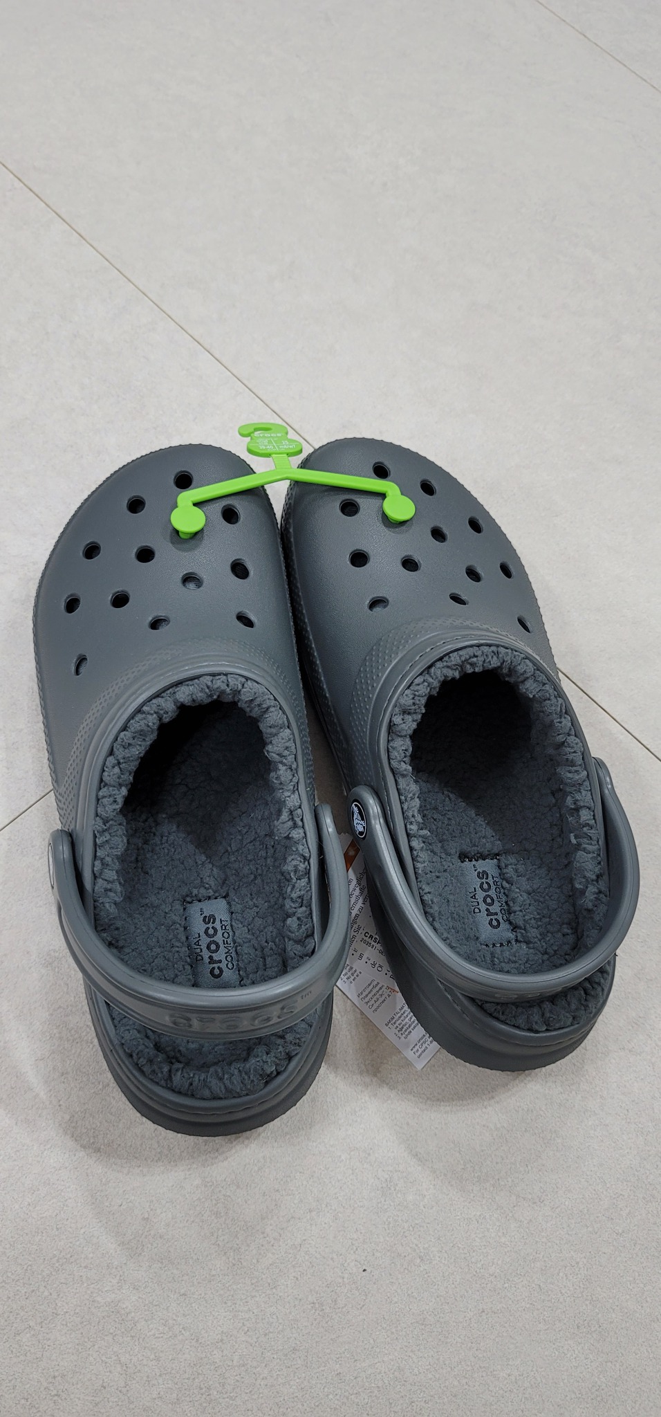 정품 겨울 털크록스 260사이즈. 새상품