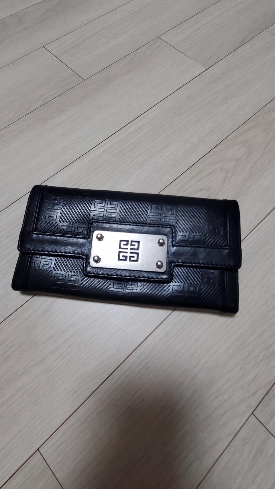 정품 지방시 장지갑