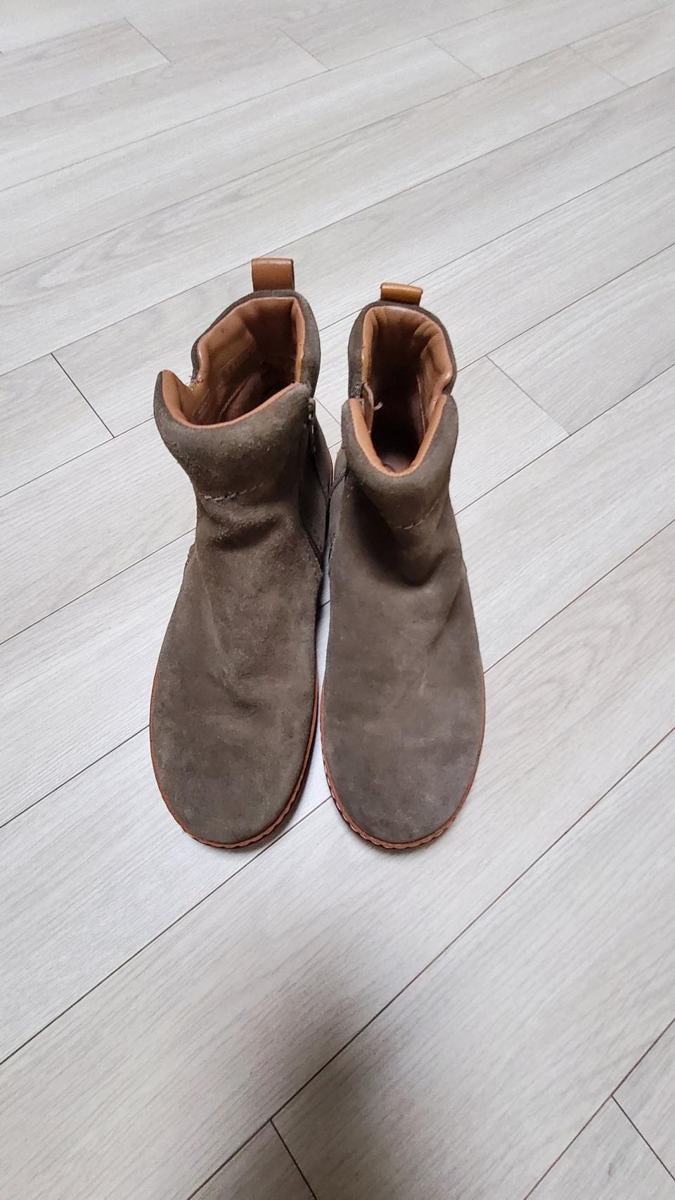 클락스 부츠 235