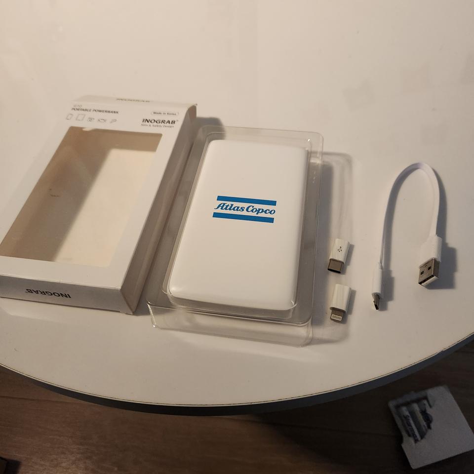 이노그랩 10,000mAh 보조배터리 새상품