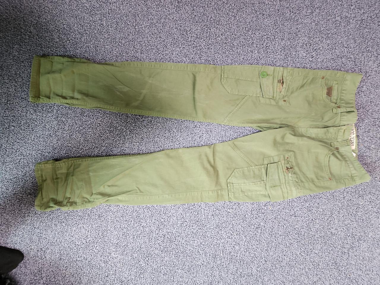버커루 카키색 카고 팬츠