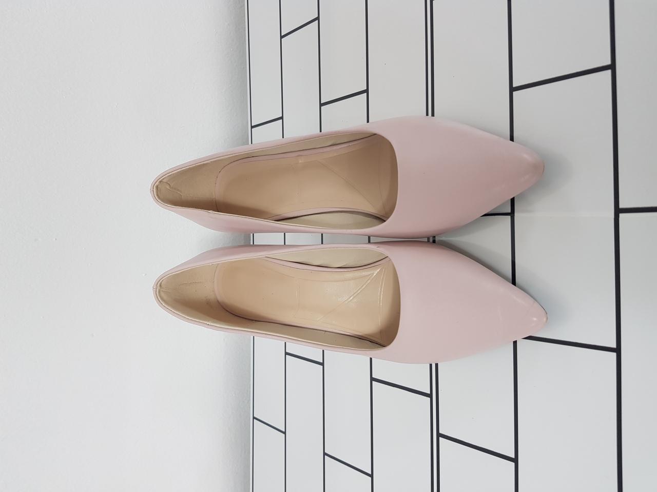 (거의 새 상품) 네추럴 베이직 스틸레토 미들힐 펌프스 9cm