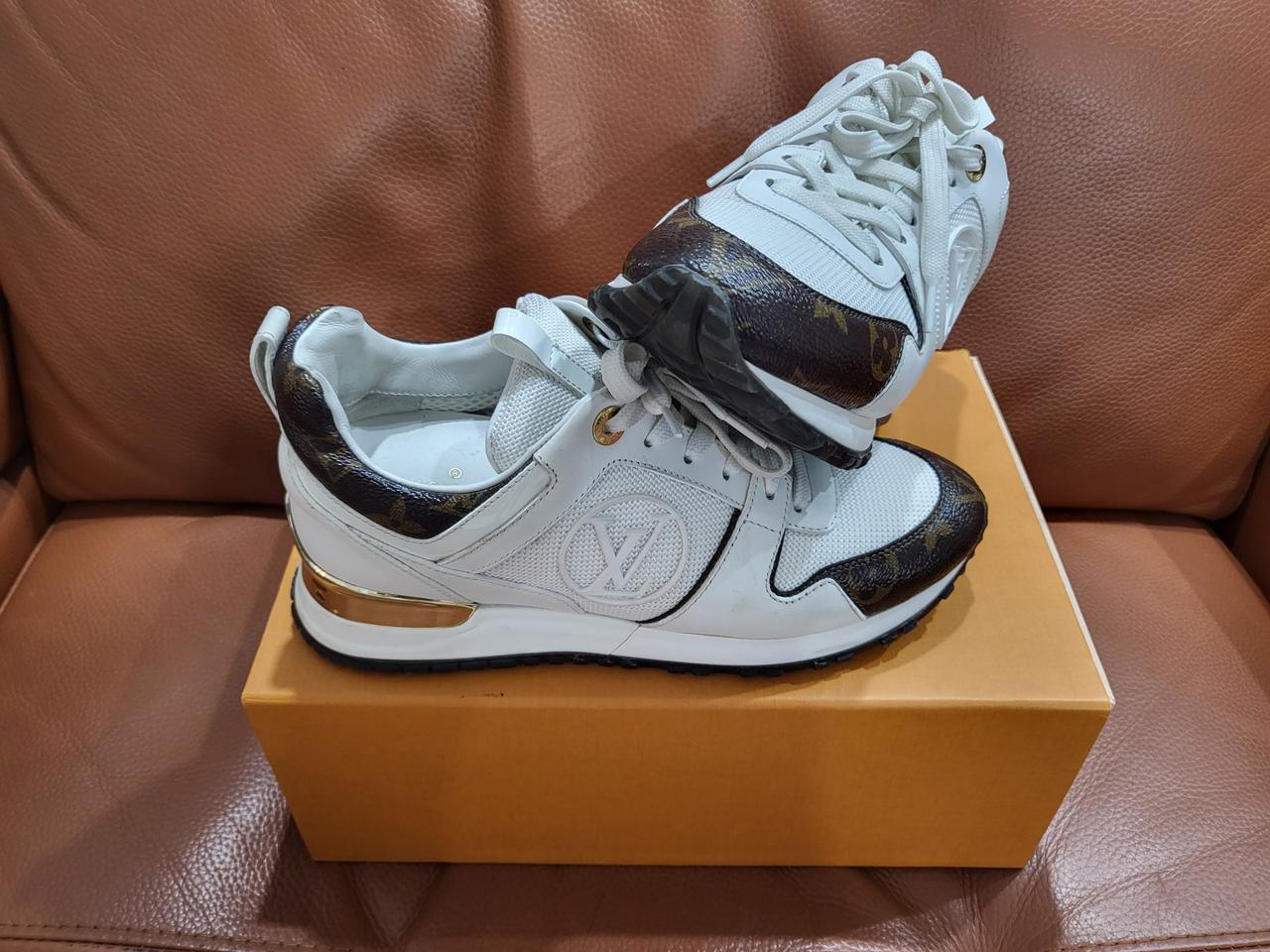 [정품]루이비통 런 어웨이 스니커즈(가격인하)