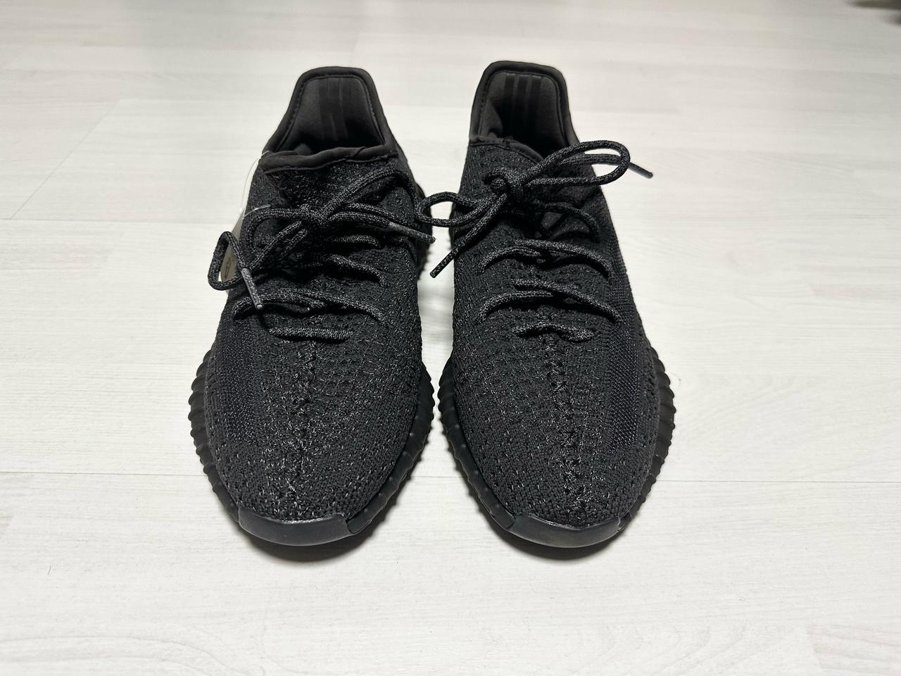 이지부스트 350 V2 트리플블랙 리플렉티브