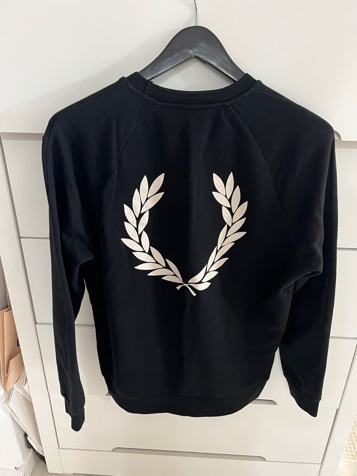 [100]프레드페리 백로고 맨투맨