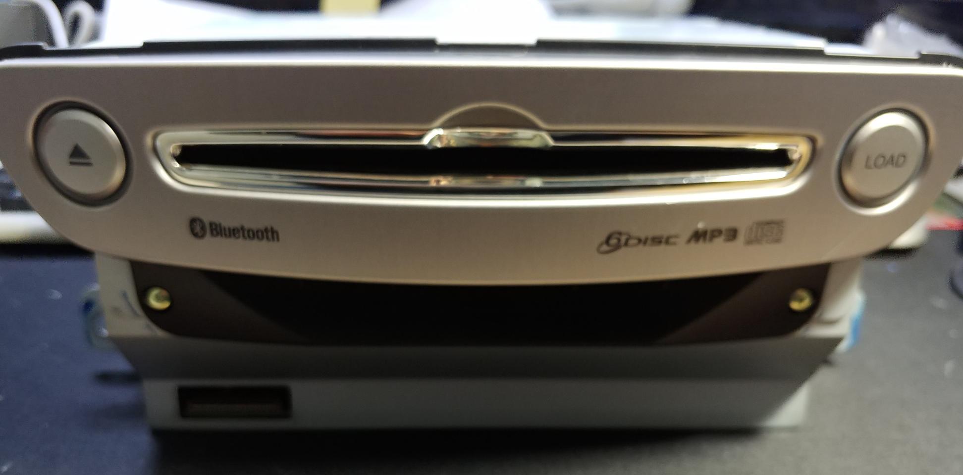 제네시스BH 순정 블루투스,6CD,USB,AUX 무출 데크,앰프 팝니다.