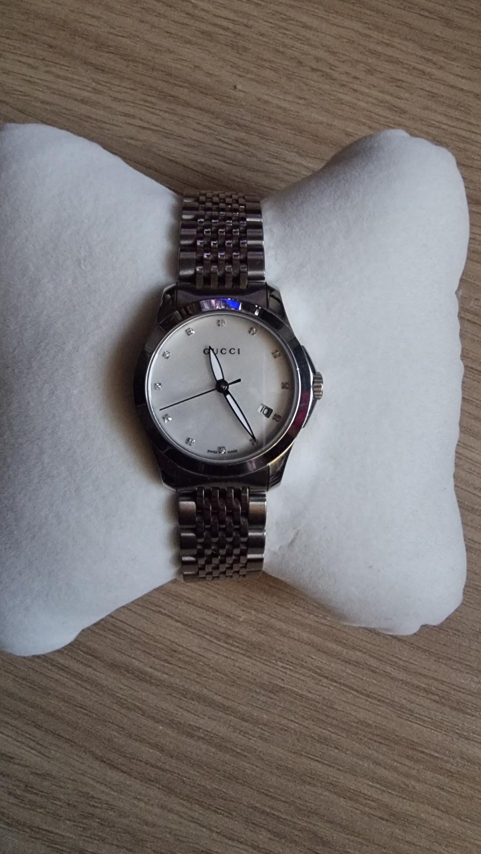 구찌 타임리스 마더오브펄 다이아워치