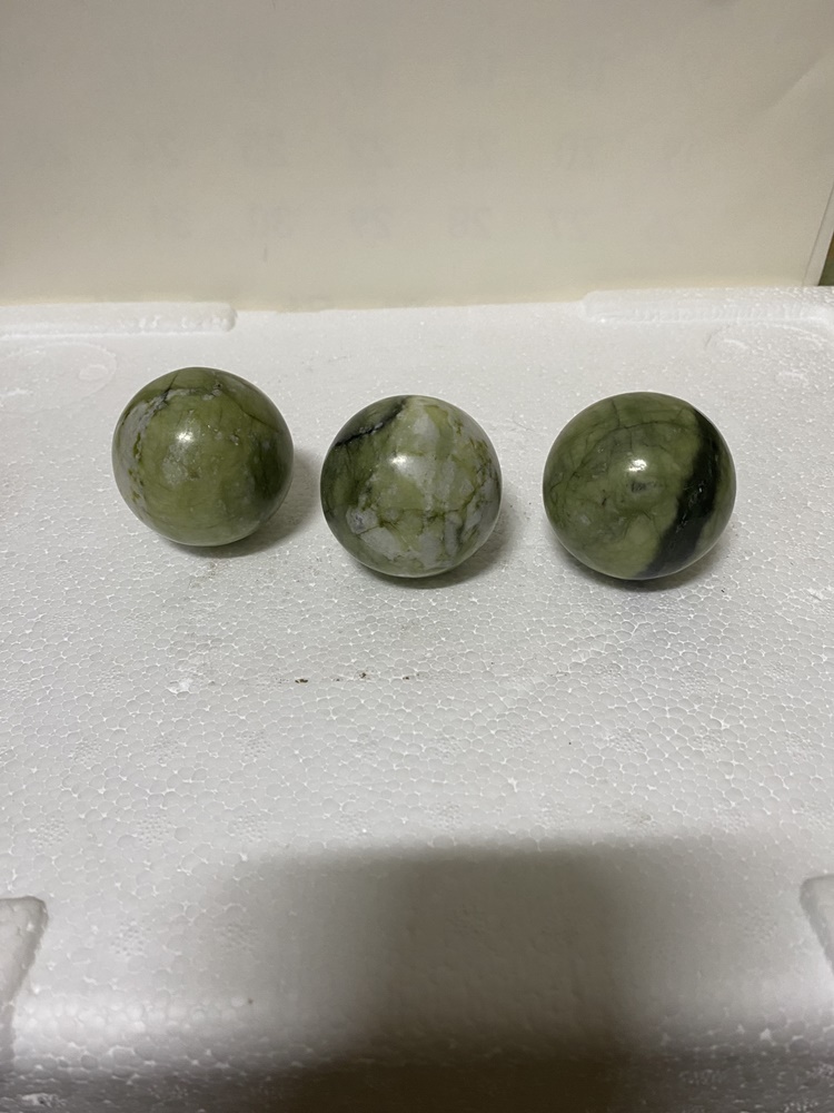 문양자체가 너무 신기한 옥돌 3개