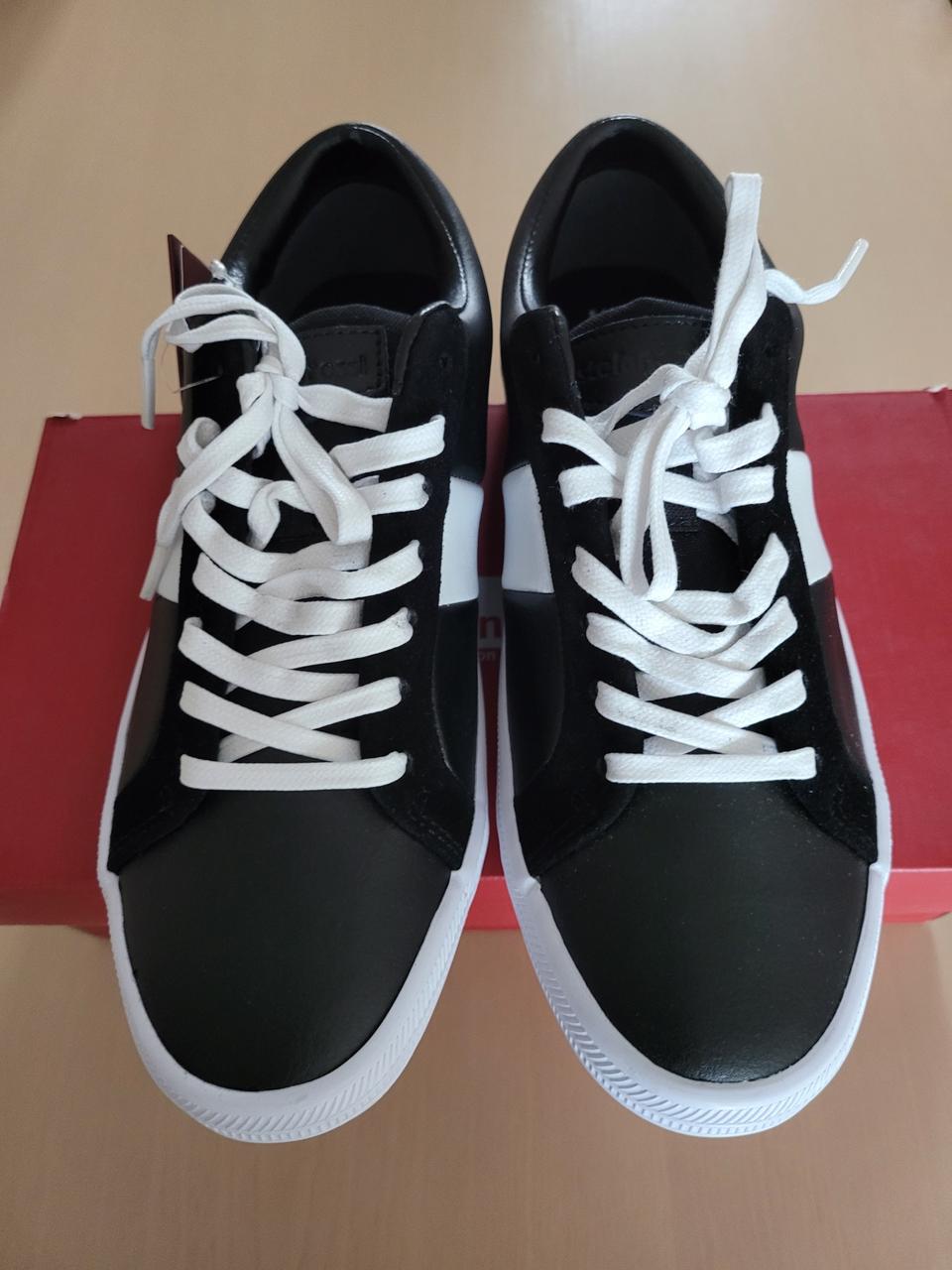 스테파노 로시 스니커즈