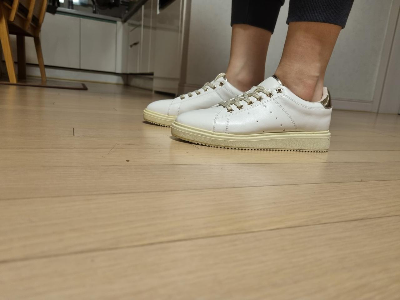 (새상품)여성 스니커즈230mm