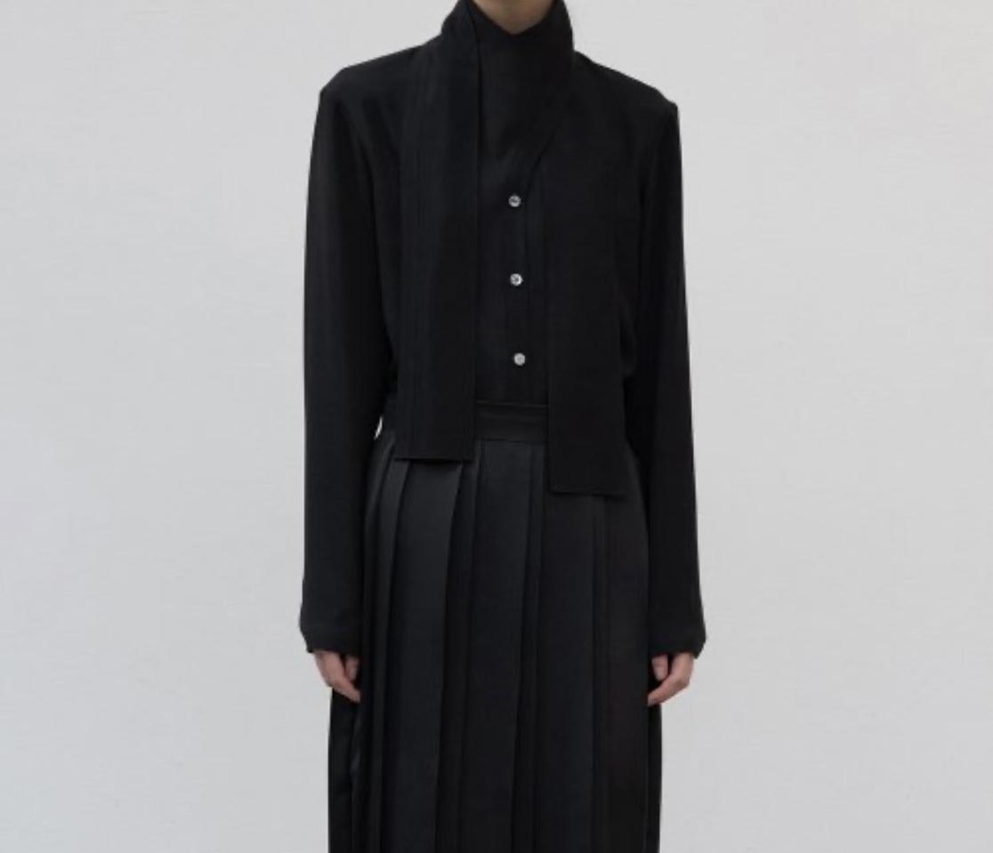 로우클래식 스카프 블라우스