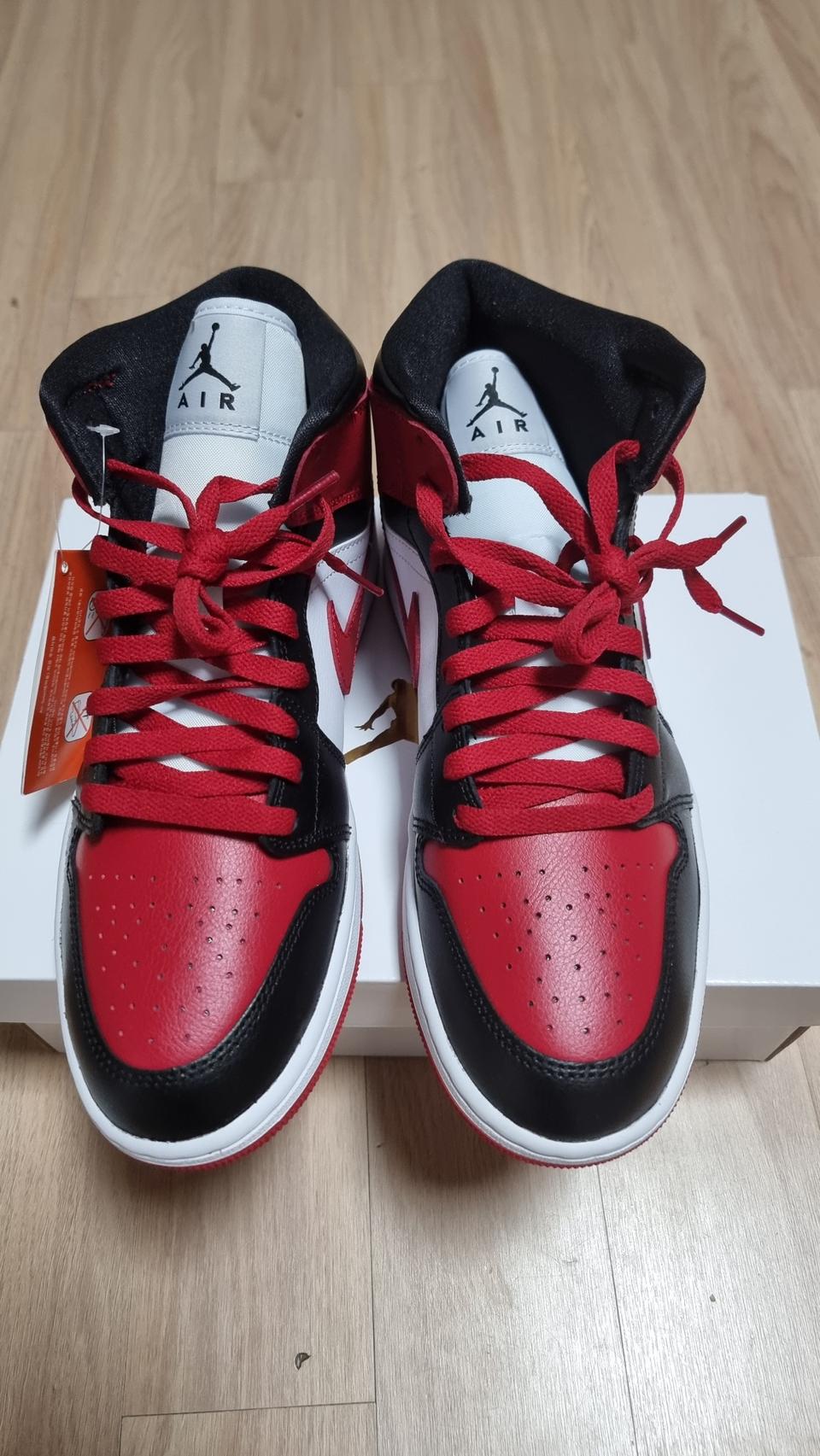 조던1 미드 블랙 앤 짐레드 275mm