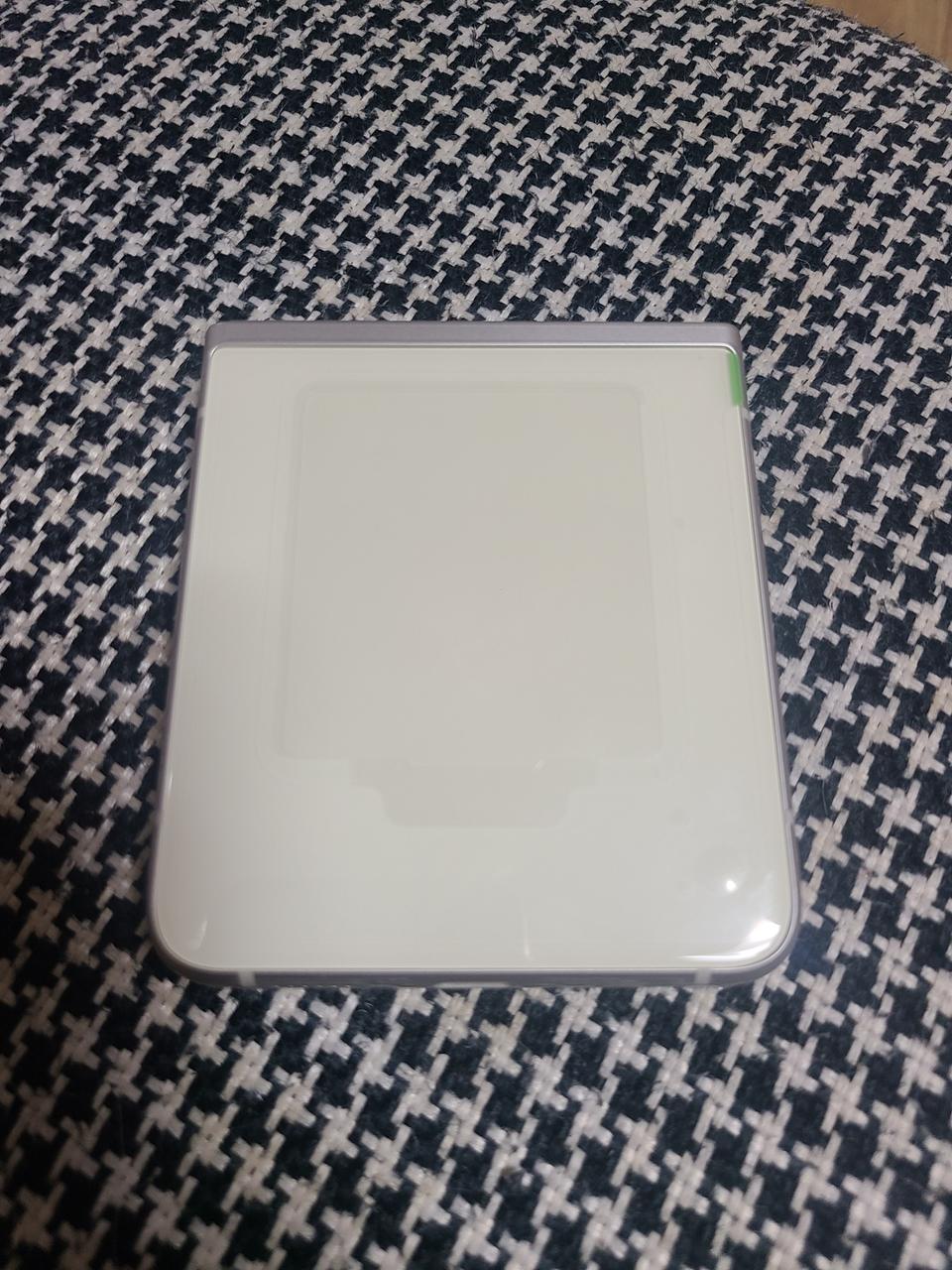 [무상보증남음]갤럭시 z플립3 크림 리퍼완료