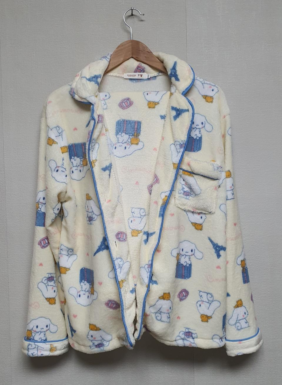 <새상품> 시나모롤 극세사 잠옷+수면안대 set