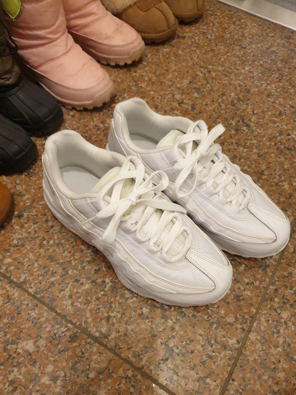 맥스95 화이트 230사이즈