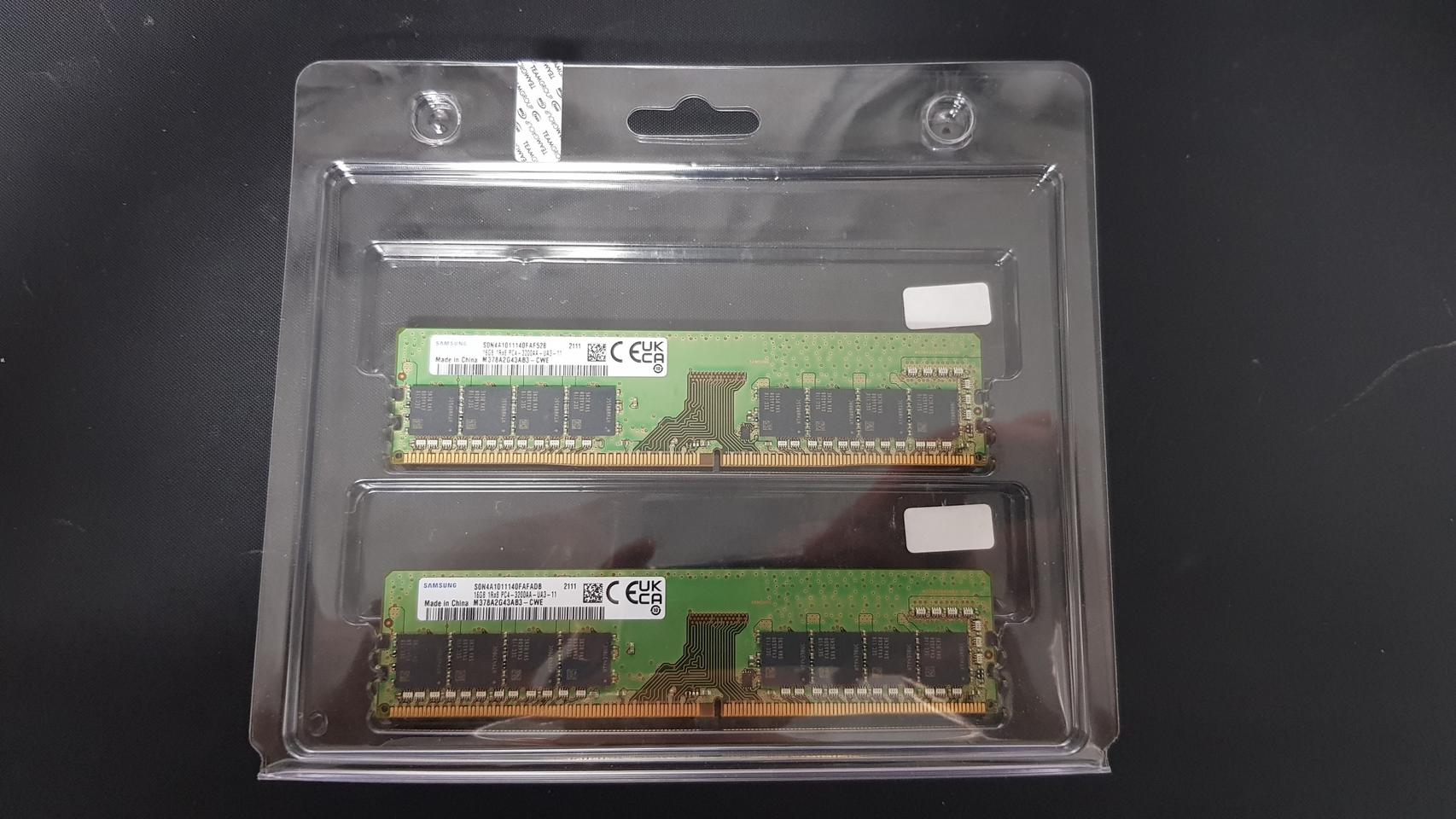 삼성 ddr4 16gb 3200mhz 램 2개 중고로 팝니다~