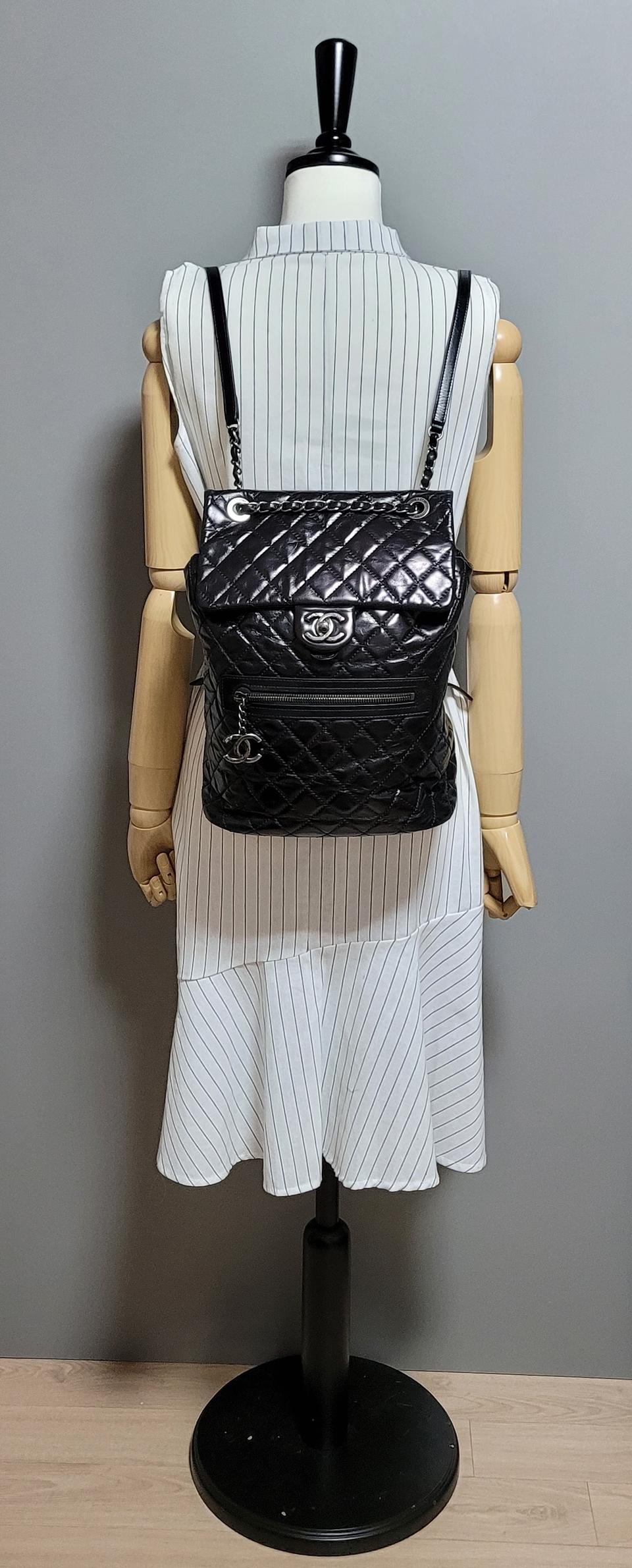 [중고A급] 샤넬 미듐 백팩 블랙, 빈티지은장 (23번대)