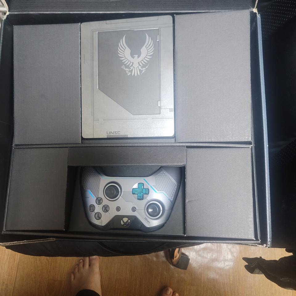 게임기)엑스박스원 헤일로버전. RG350