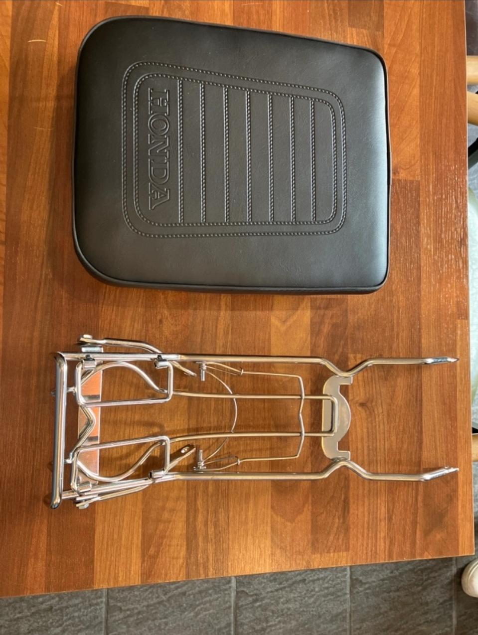 판매)슈퍼커브 텐덤시트,크롬센터캐리어 판매합니다.