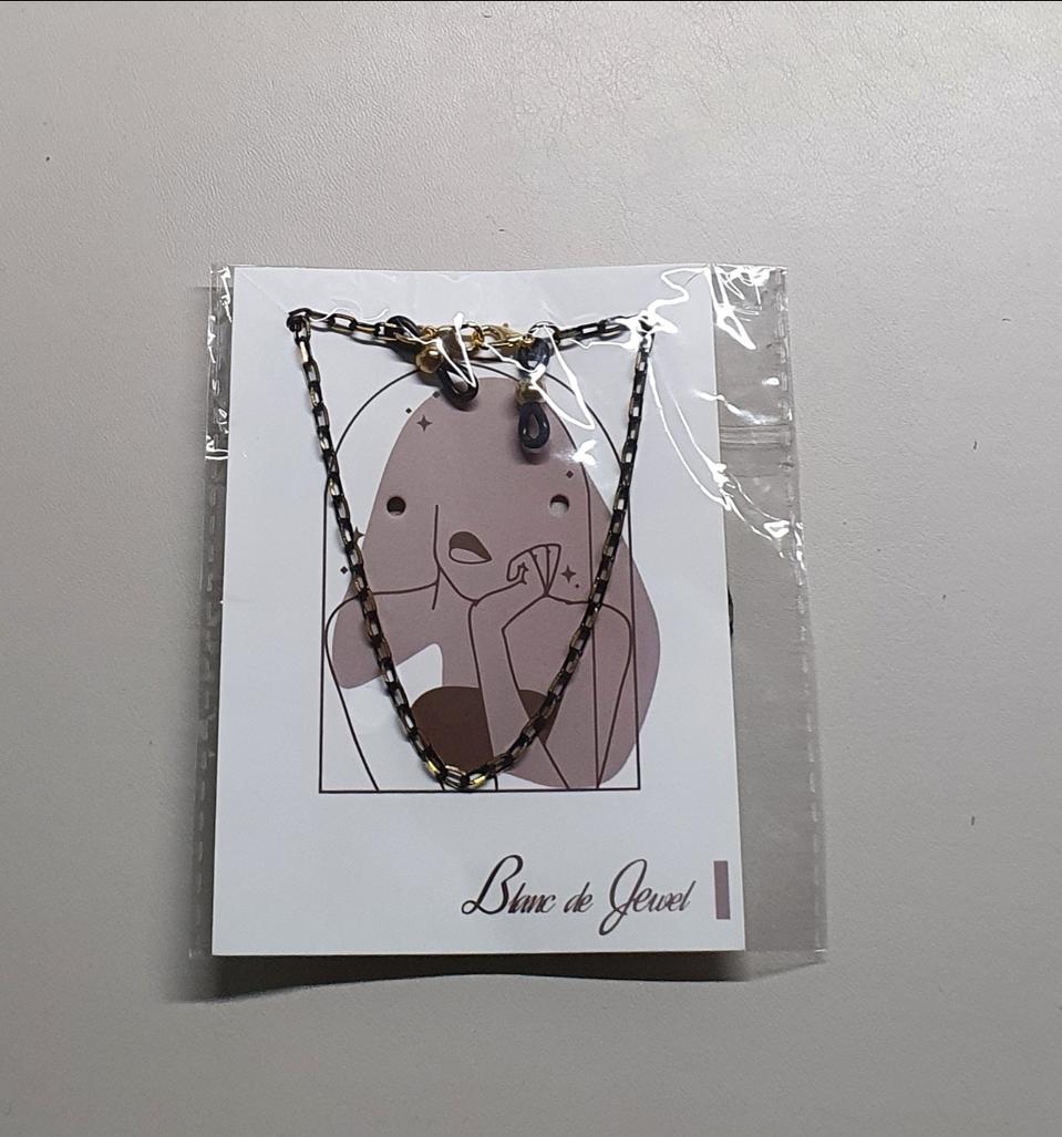 블랙 앤 골드 목걸이 악세사리