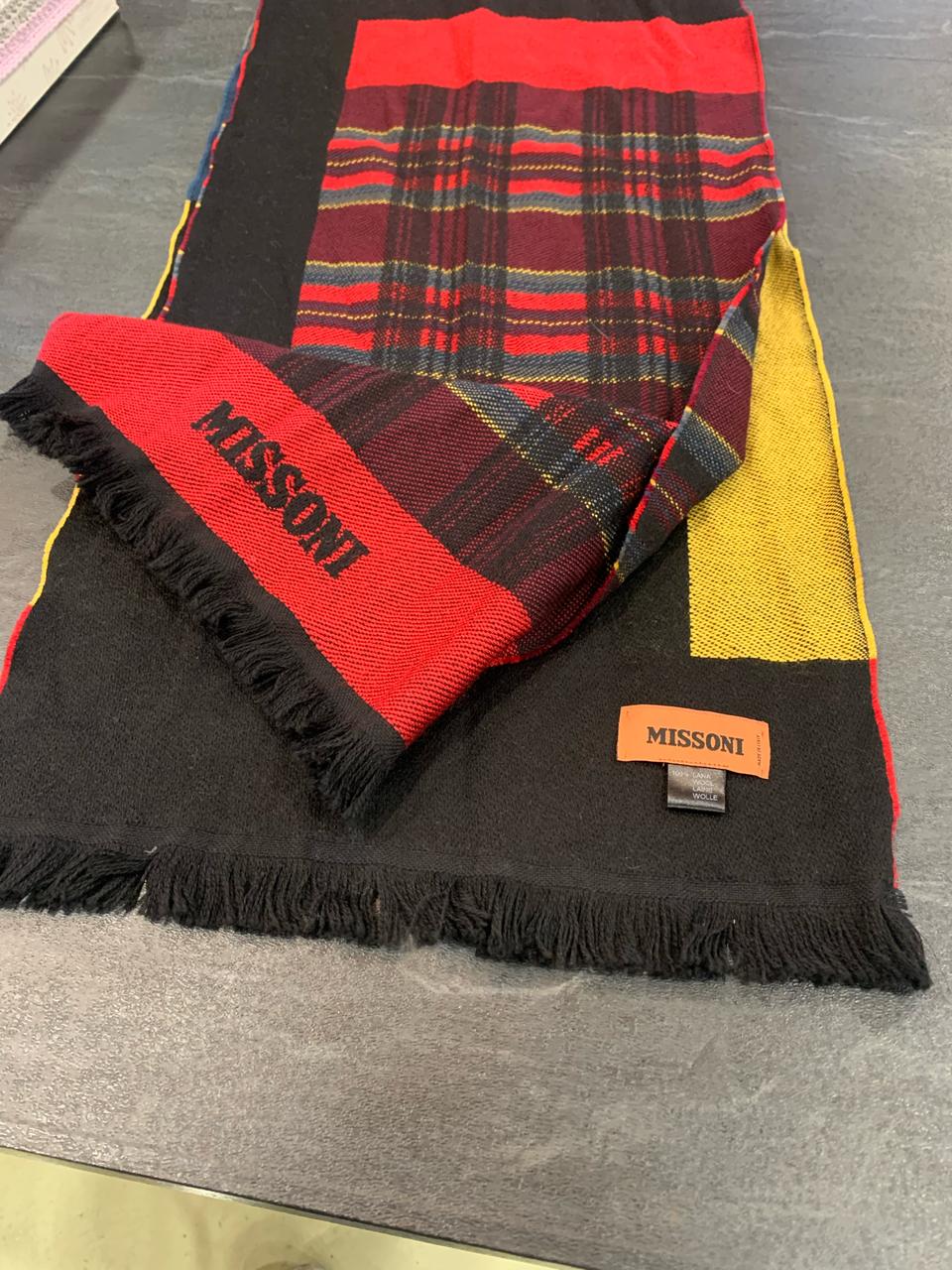 정품 중고 미쏘니 MISSONI 머플러