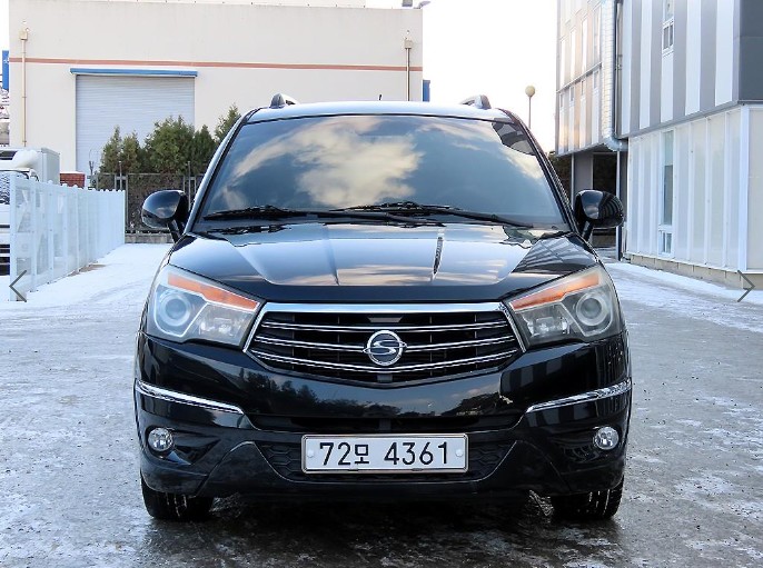 쌍용 코란도 투리스모 2.0 4WD 11인승 GT