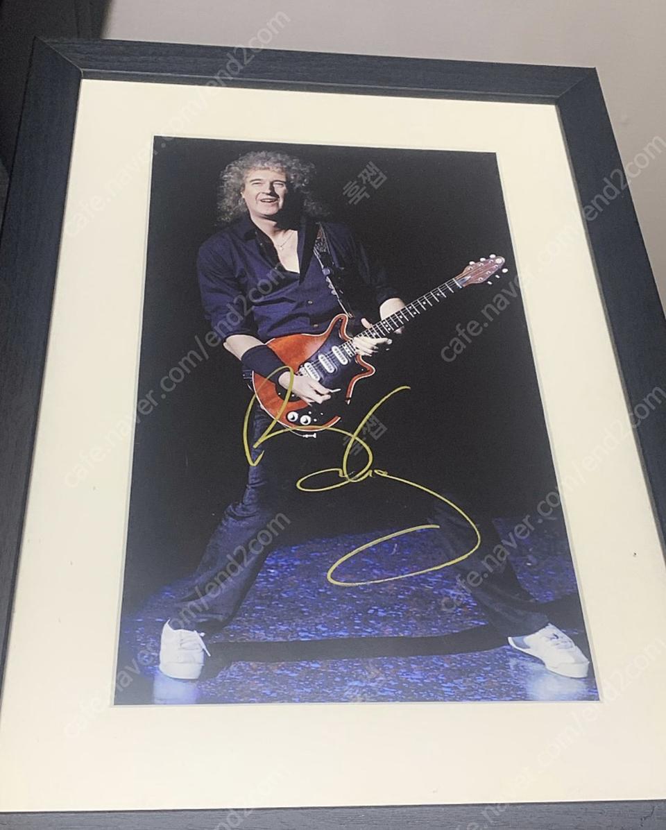 퀸 브라이언메이 기타리스트 친필 사인 싸인 액자 판매