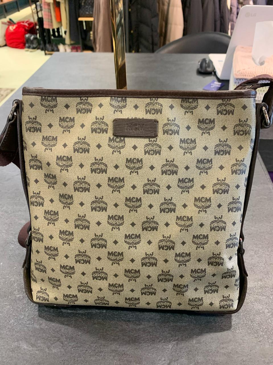 MCM 메신저백
