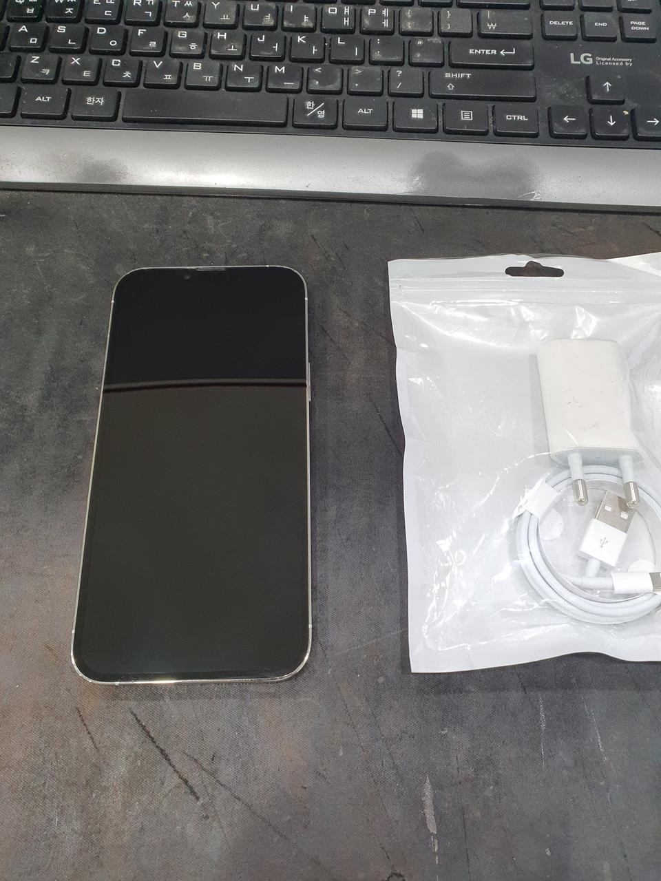 A-급 아이폰13프로맥스 256G 실버 판매합니다