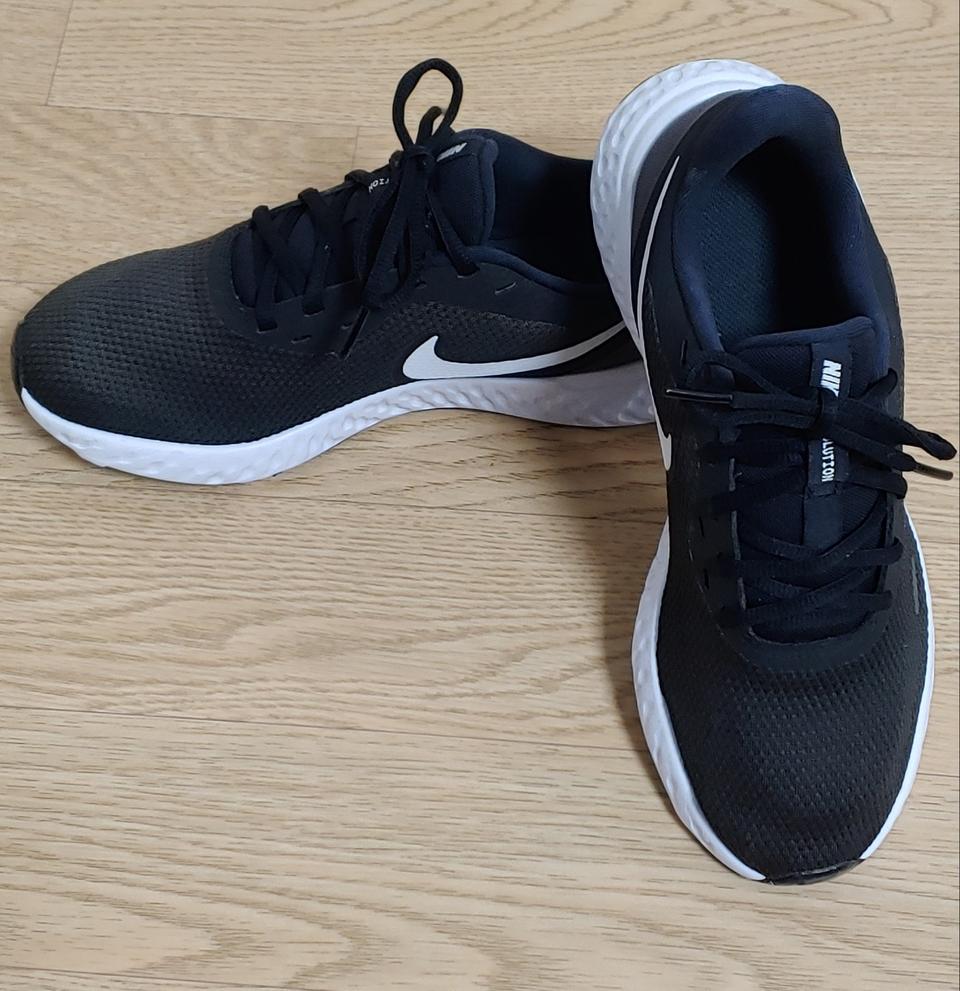 나이키운동화240상태는A급.남녀공용
