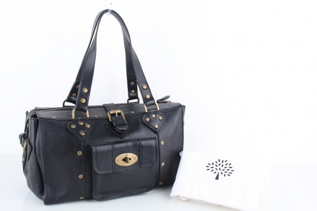 멀버리 블랙 소가죽 시그니처로고 스터드 비즈니스 캐주얼 미디움 숄더백 B3794