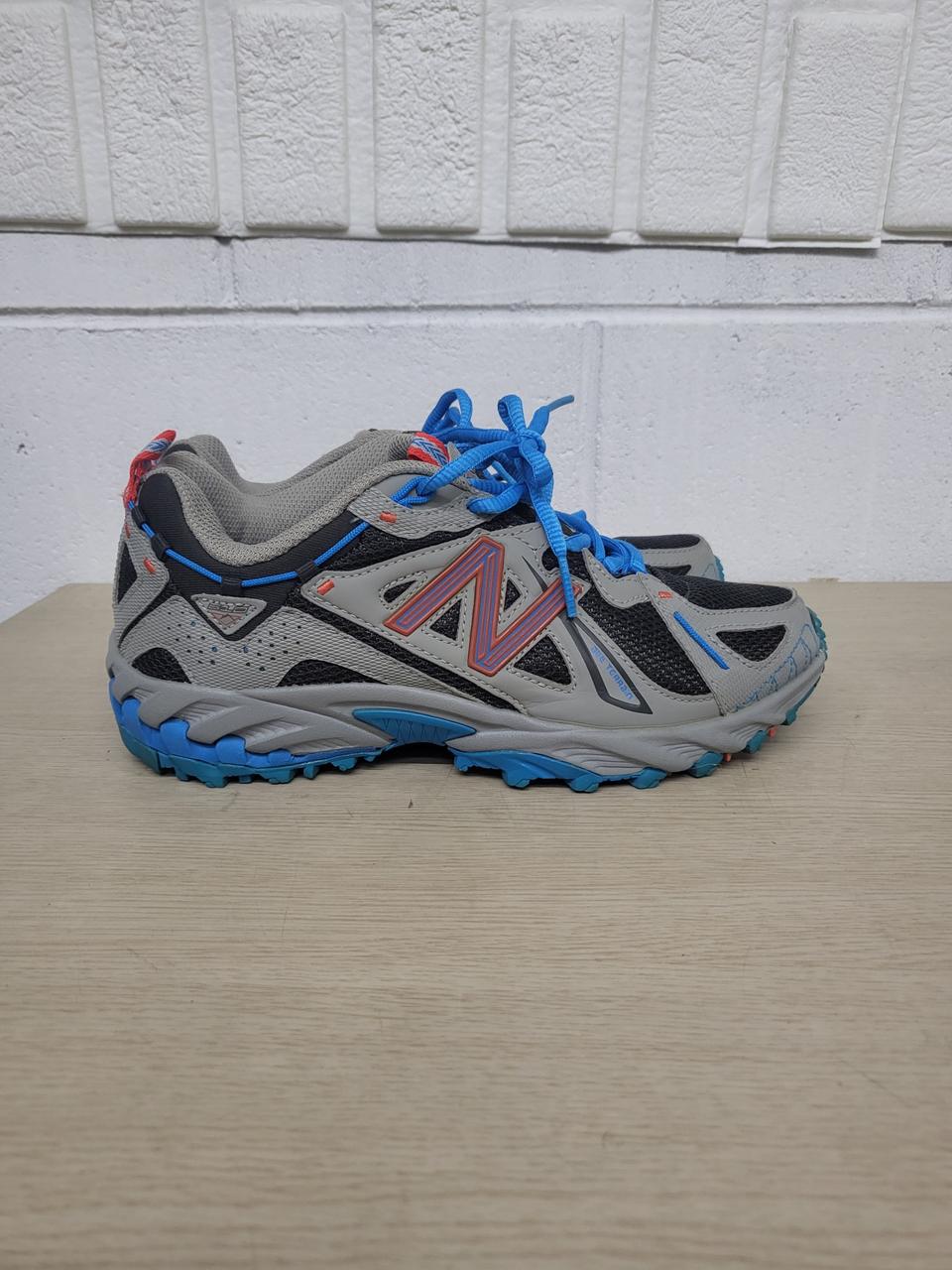 뉴발란스 남녀공용  사이즈 24.5 상태좋아요 C42