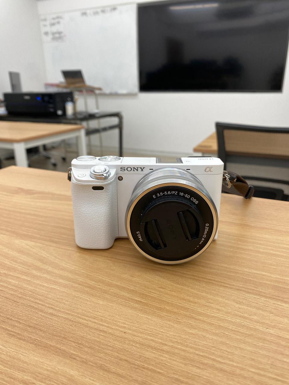 소니 A6000