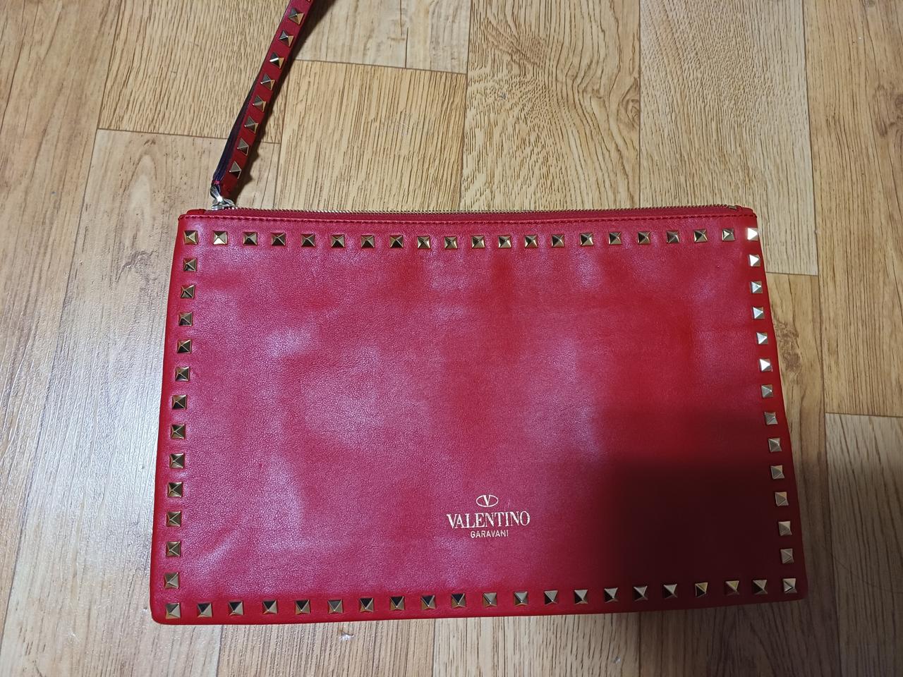 발렌티노 클러치