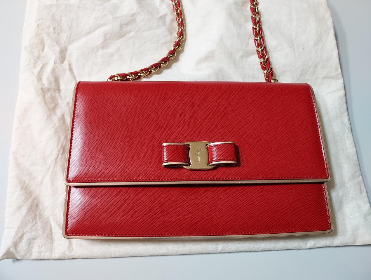 페라가모 크로스백 정품