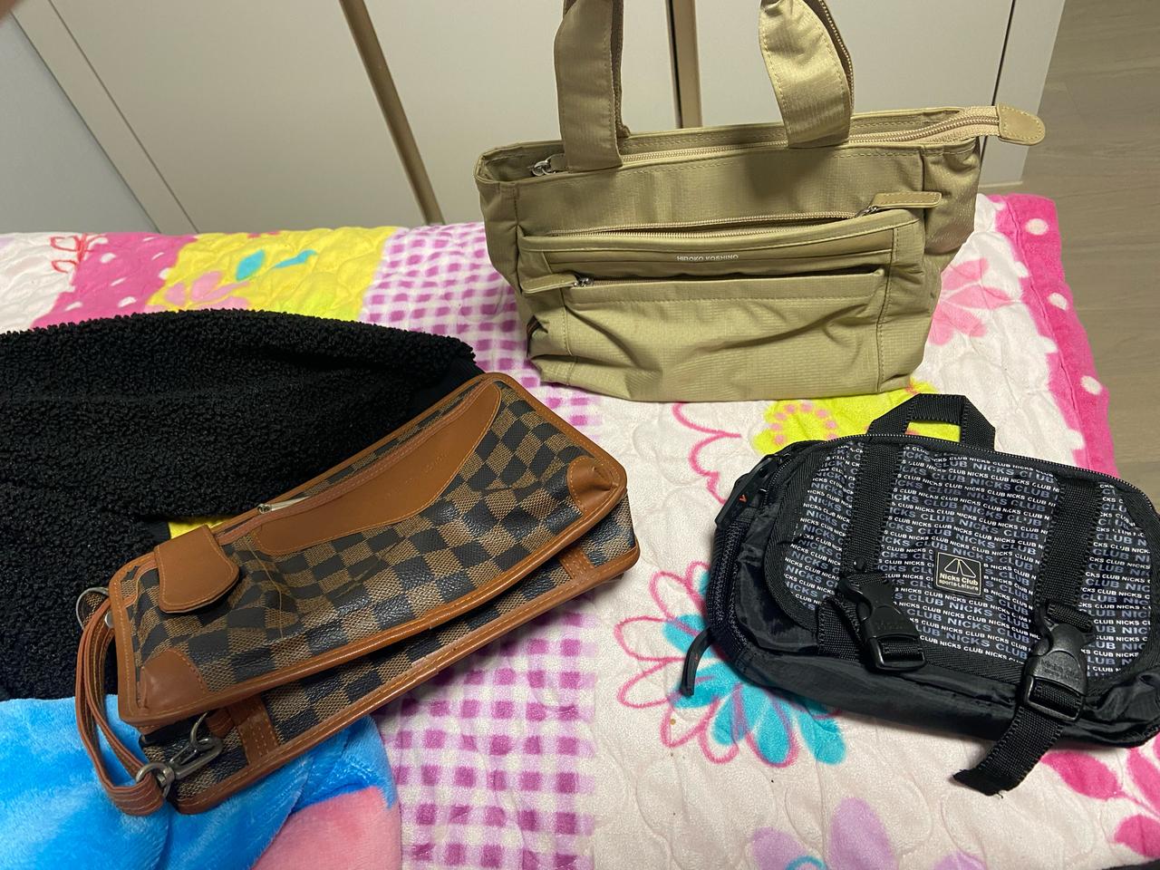 가방 3개에 다해서 1.0