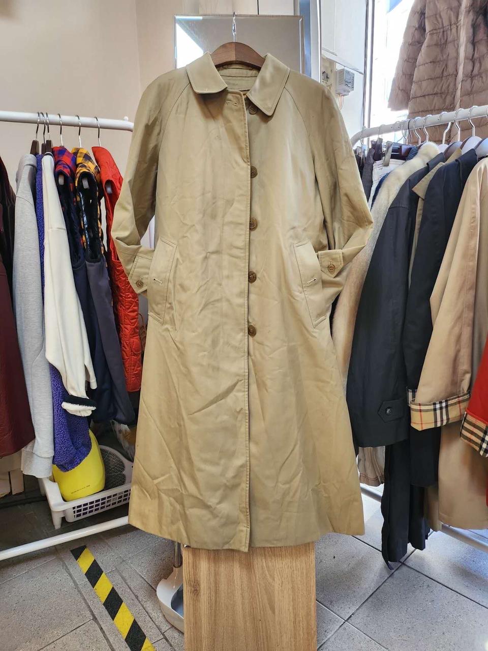 정품 버버리 코트 55 가슴단면50 길이 106