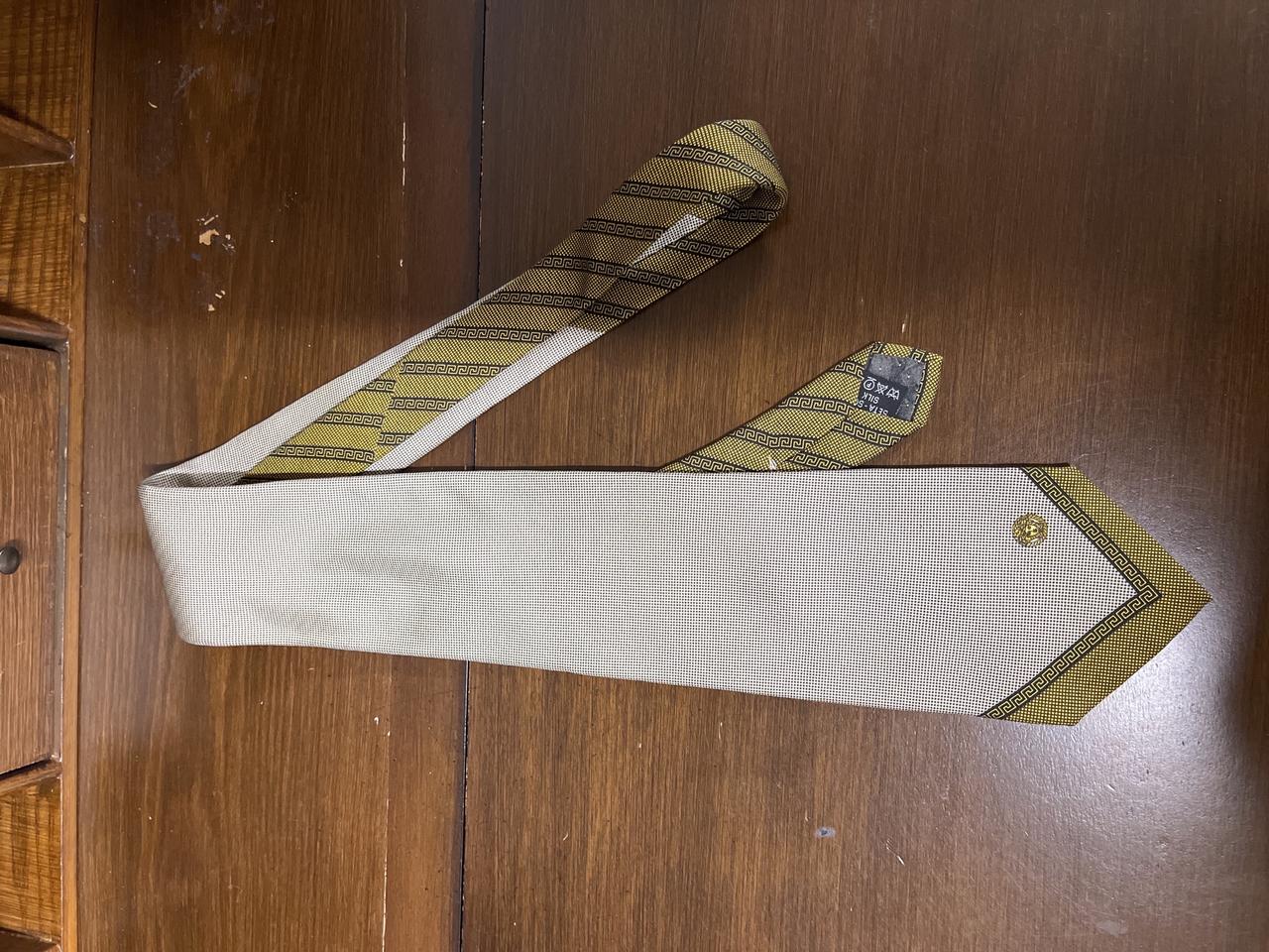 베르사체넥타이