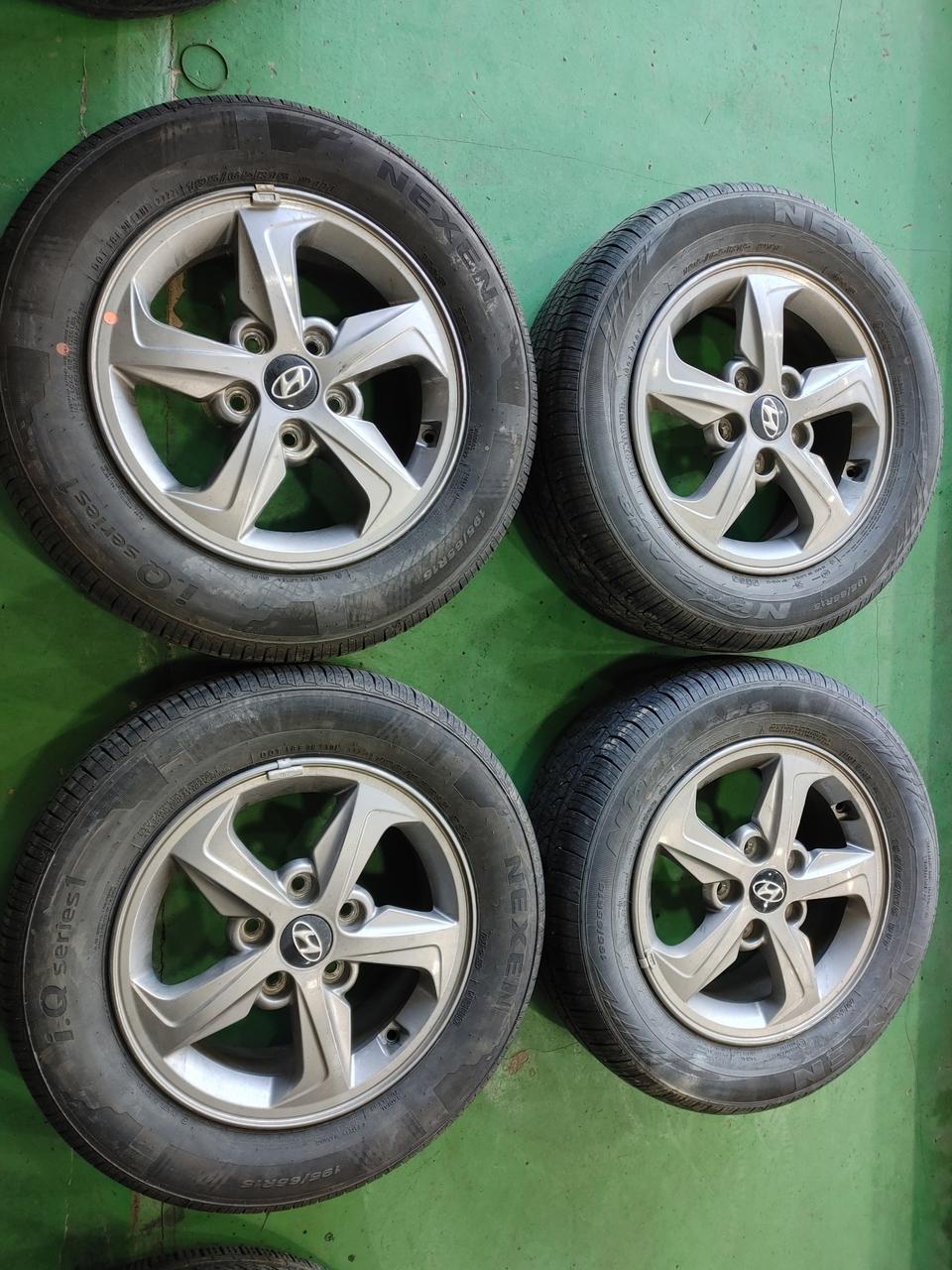 아반떼 AD 15인치 훨 타이어 팝니다