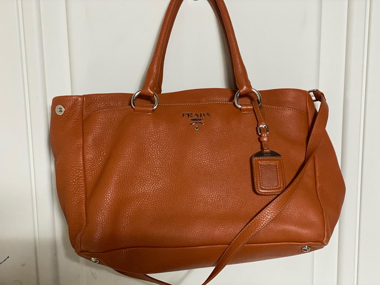 프라다 가방(숄더백 겸 크로스 백)
