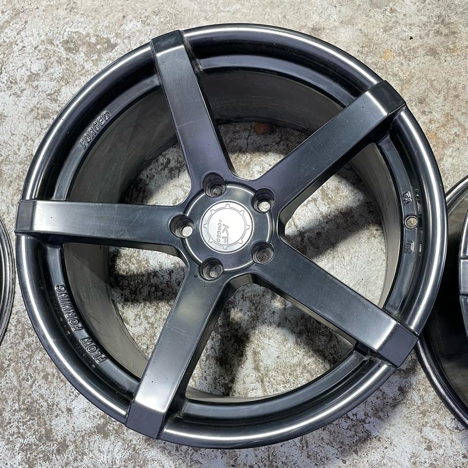 로웰 KF포지드 18인치 멧블랙 팔아요