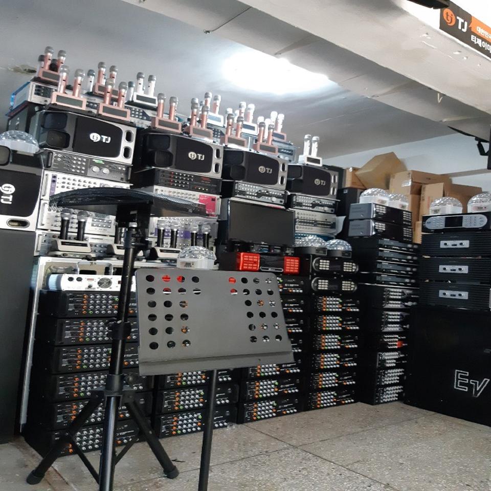 각종 음향기계 노래방기계 매입 합니다.