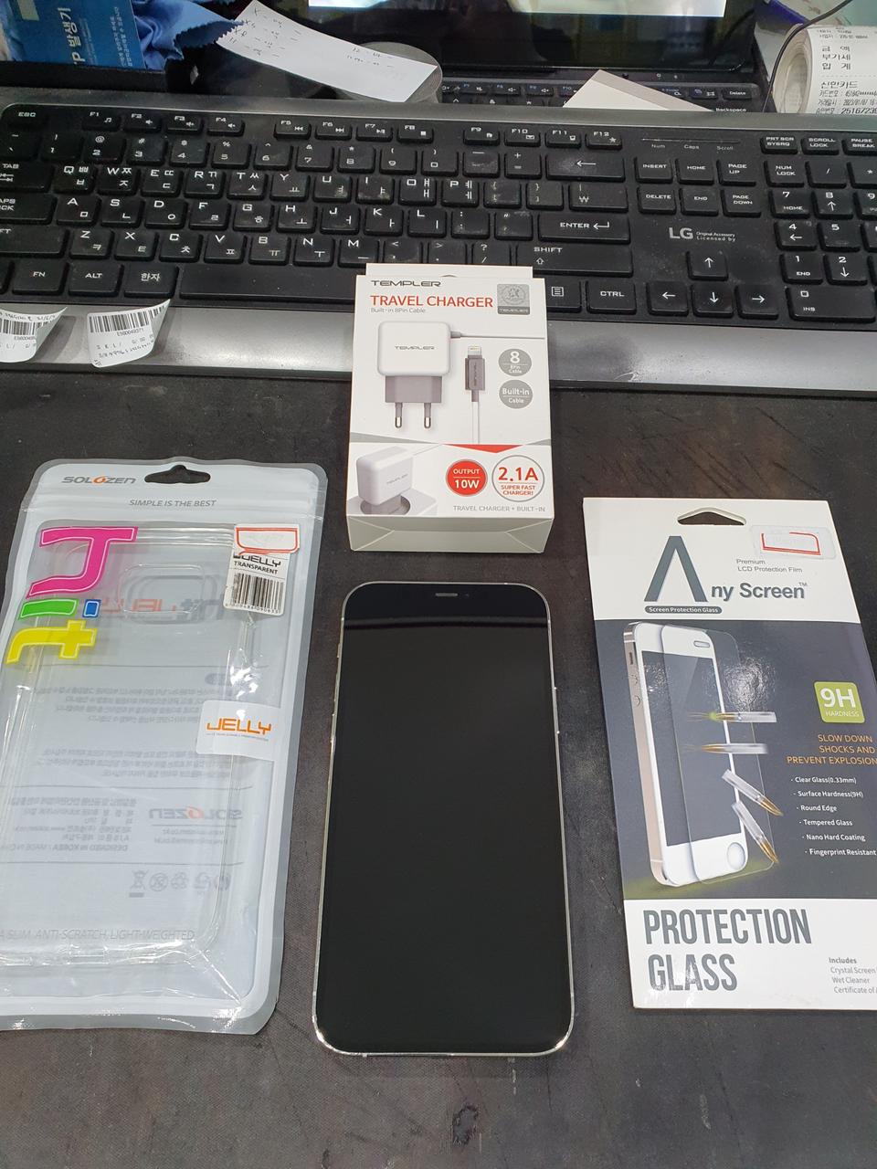 A급 아이폰12프로 256G 화이트 셋트 판매합니다