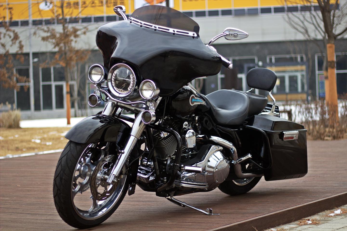 2003년 할리 데이비슨 로드킹 판매합니다