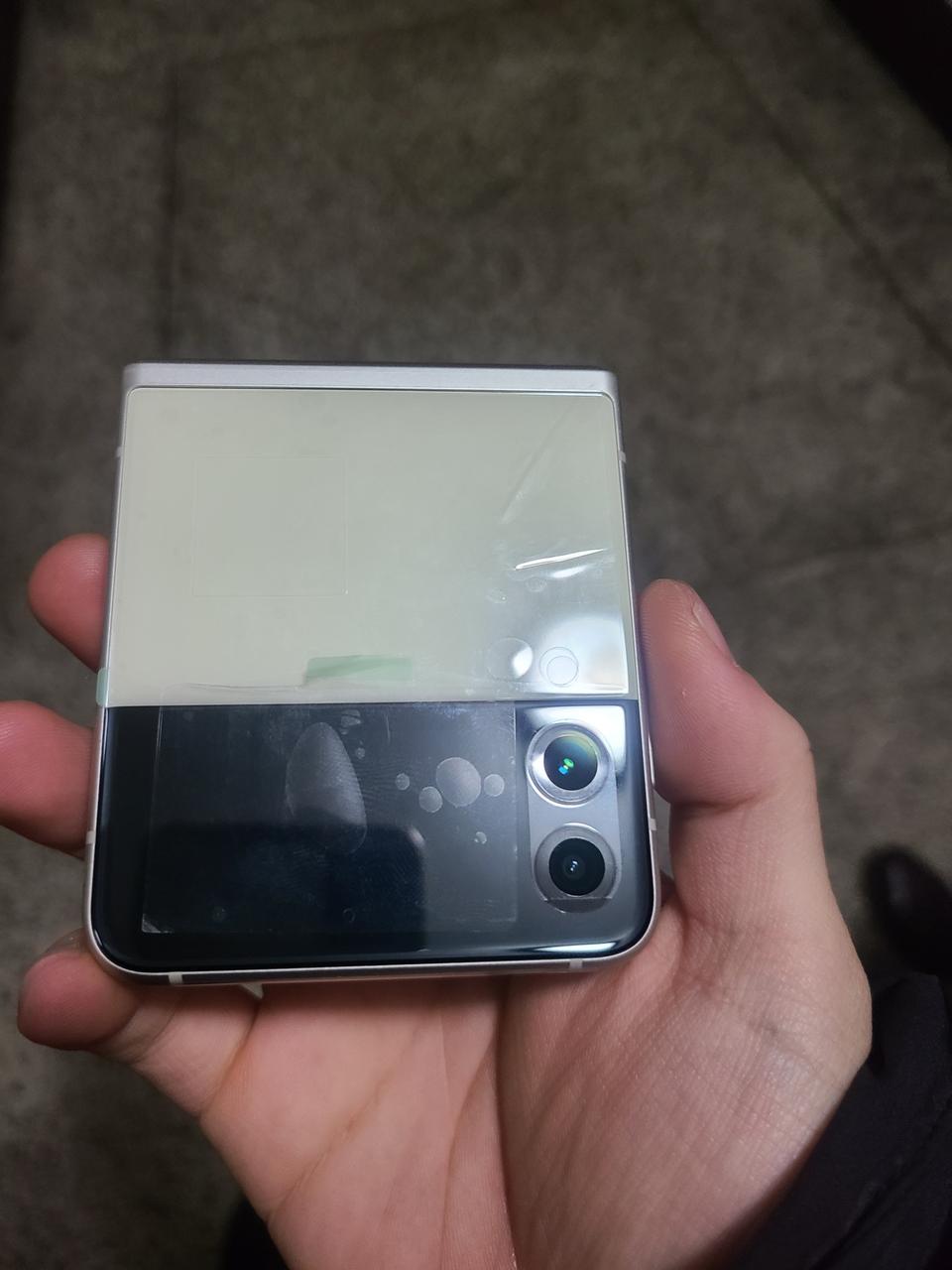 갤럭시 z플립3 올갈이리퍼완료