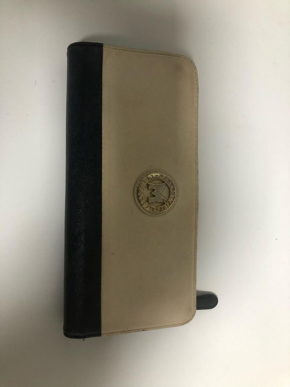 정품 메트로시티지갑