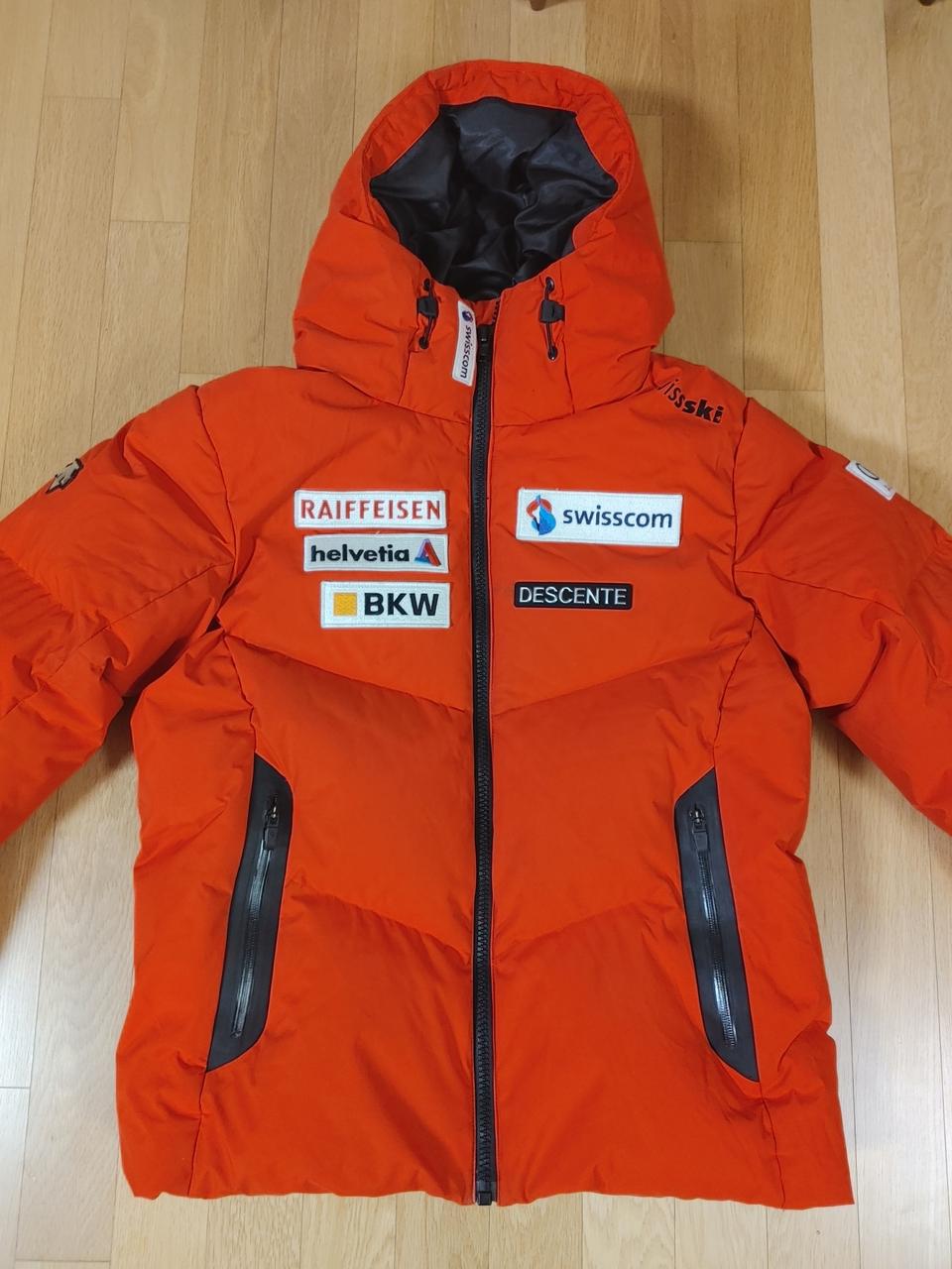 데상트 아우디 패딩 대장급 다운점퍼