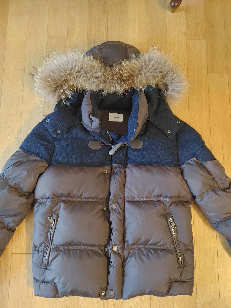 타이포맨 덕다운 패딩 라쿤털 점퍼