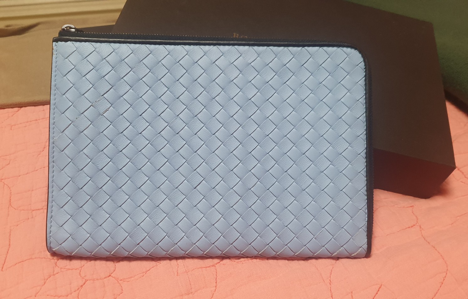 [새제품] 보테가베네타 클러치 지갑